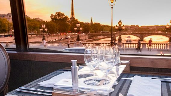 Gastronomic Dinner on the Bustronome