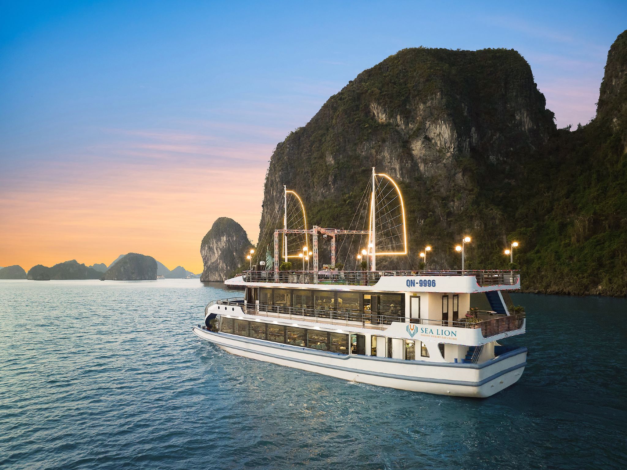 5-Star Luxury Sea Lion Halong Day Cruise with Buffet Lunch, Shuttle Bus
