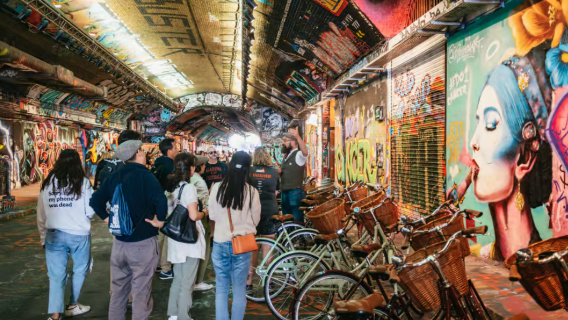 Fahrradtour zu den Wahrzeichen und Geheimnissen Londons (Besuch von Pubs und Straßenkunst)