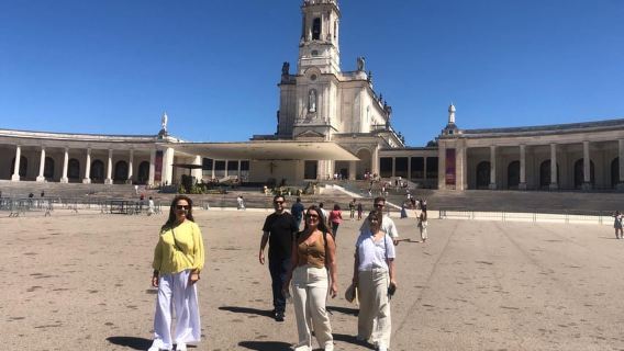 Desde Lisboa: visita guiada a Fátima, Nazaré, Batalha y Óbidos