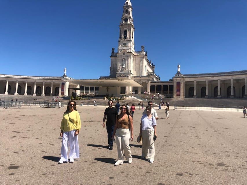From Lisbon: Fátima, Nazaré, Batalha, and Óbidos Guided Tour