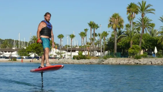 Esperienza con Foil Elettrico con Istruttore + 30 min di sup