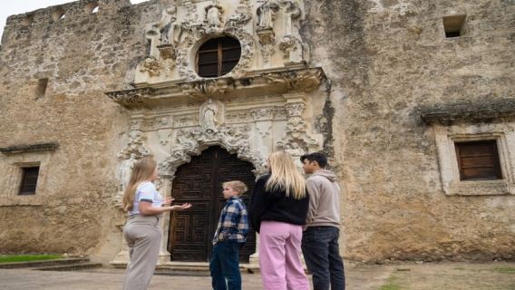 Tour đi bộ tham quan San Antonio kèm du thuyền và Tháp Châu Mỹ