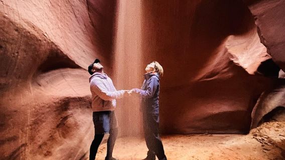Page: Lower Antelope Canyon Tour with Local Navajo Guide