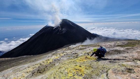 Núi Etna: Đi bộ lên đỉnh cao 3400m từ phía Bắc