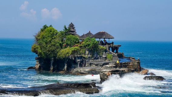 lawatan sehari romantik dengan kereta khas ke Tanah Lot Bali, Jalan Tebing Viral, Tebing Pecinta dan matahari terbenam Jimbaran