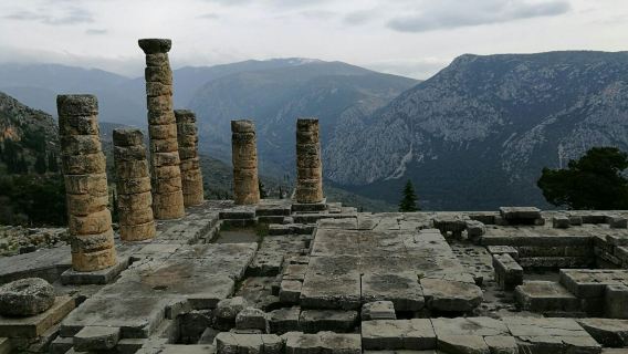 Tour di un giorno a Delfi e Arachova da Atene, Grecia [Auto con autista cinese] [Tour privato]