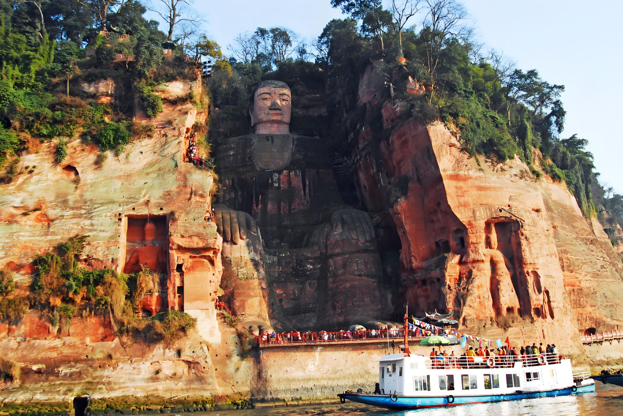 Chengdu Leshan Giant Buddha + Sichuan Opera Face Changing + Hot Pot Private Day Tour