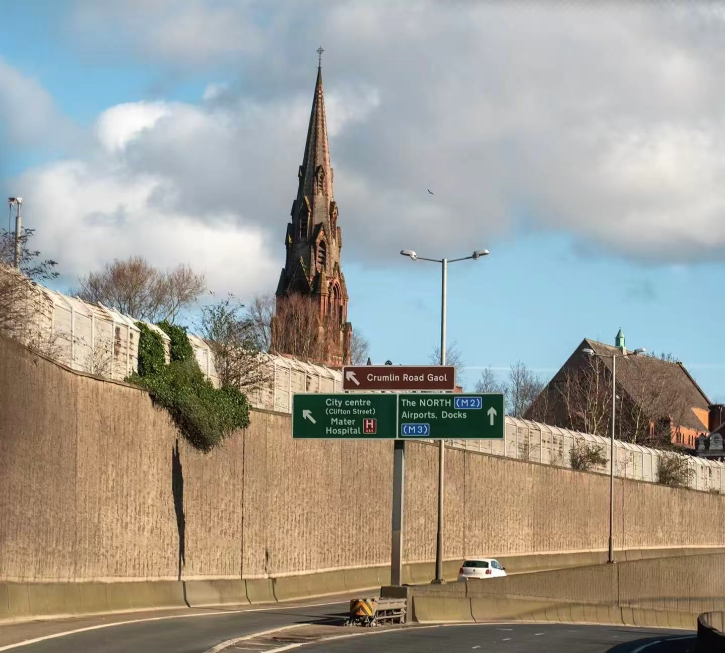 愛爾蘭都柏林來回 卡瑟爾巖-休伯恩修道院【可訂全境中文包車】