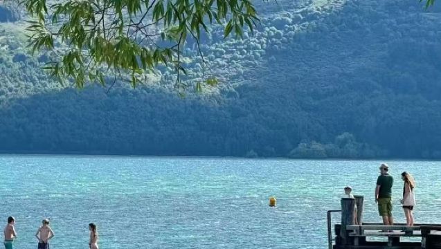 Berlepas dari Queenstown: Lawatan Sehari Sewaan Peribadi Berbahasa Cina ke Glenorchy + Arrowtown + Wanaka - Tidak Termasuk Tiket Masuk