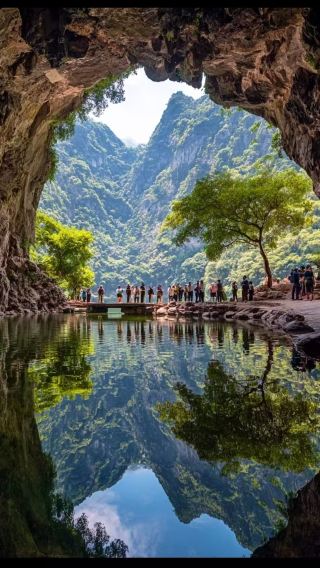 中國廣州+英德寶晶宮+峰林曉鎮+洞天仙境一日遊/可定制