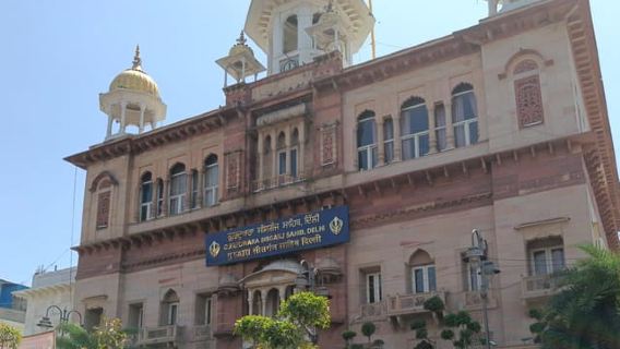 Old Delhi Heritage Walk With Spices, Food & Hidden Bazaars