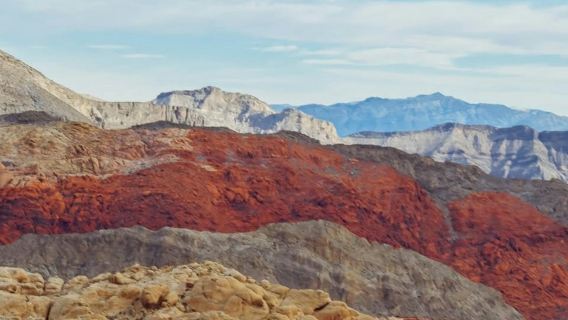 Valley of Fire State Park: Helicopter Flight from Las Vegas + Landing