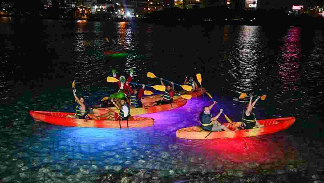 Puerto Rico Night Kayaking Guided Tour in Condado Lagoon