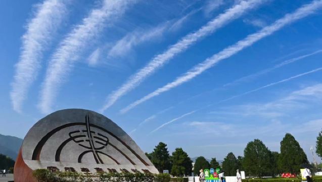 Xi'an Terracotta Warriors + In-Depth Live Guide + Wireless Bluetooth Headset [Premium Small Group of 2-12 People/Optional Time Slots/Expert Live Guide]