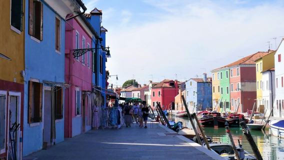 Murano e Burano: tour mattutino in barca + dimostrazione di soffiatura del vetro