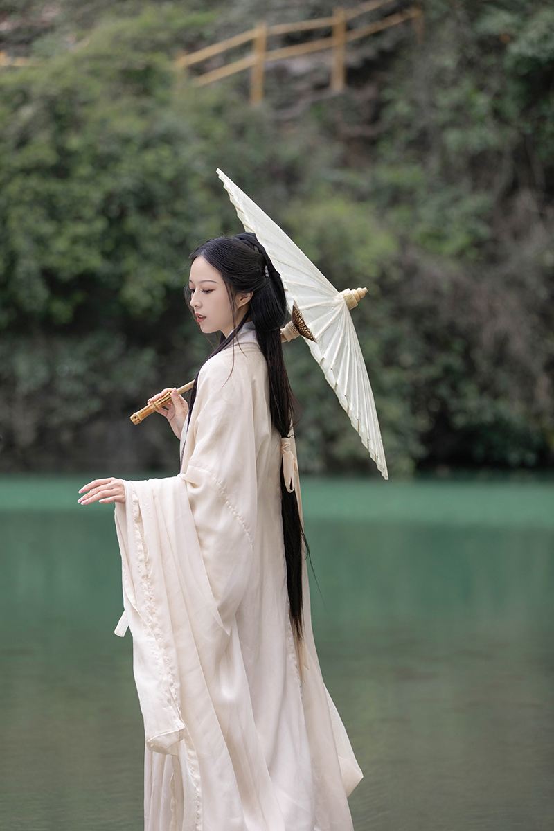 Tangshan Trip Moments[Fahrer, Reiseleiter und Fotograf + Hochzeitsfotos mit Drohnenaufnahmen, Kurzfilm, Make-up, Kleidung, alle Rohbilder inklusive + Privattransfer und maßgeschneiderte Reiseleitung]