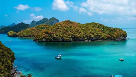 one-day tour Speedboating tour to Angthong National Marine Park in Koh Samui, Thailand