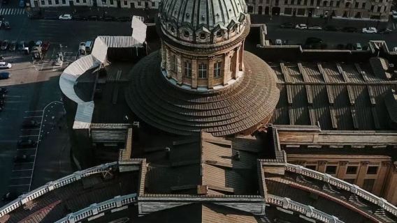 Откройте для себя Санкт-Петербург: шедевры Эрмитажа, литературные следы и архитектурная эстетика