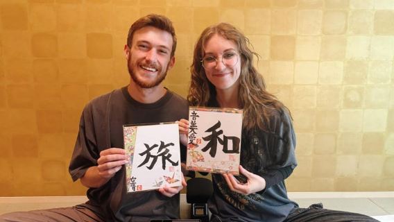 Osaka: Esperienza di cerimonia del tè e calligrafia