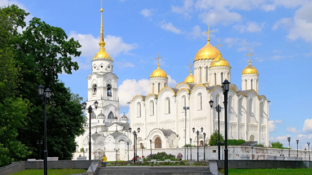1-day tour of Sergiyev Posad from Moscow with Chinese-speaking guide: Explore the ancient Golden Ring town