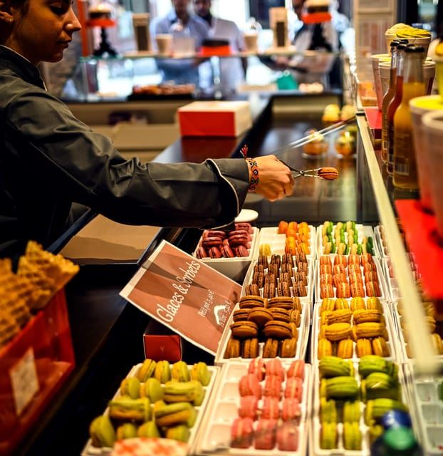 Paris: Montmartre Chocolate & Pastries Tour with 8+ Tastings