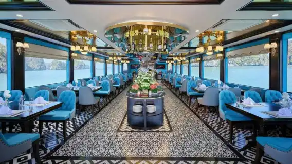 ハノイ発：ハロン湾日帰りツアー|カヤック＆ティトップ＆ジャグジー