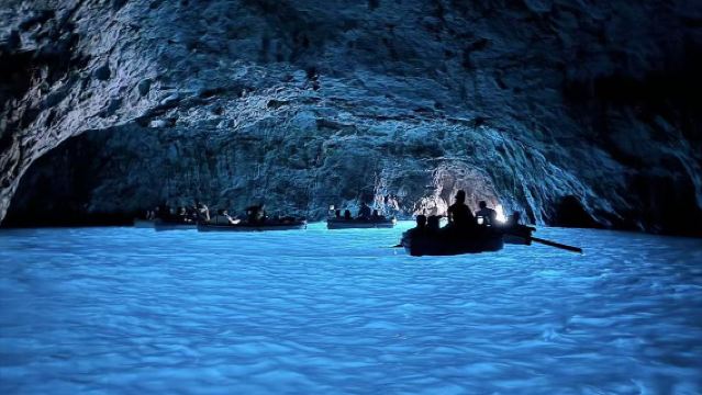 Lawatan Sehari ke Gua Biru dan Taman Augustus di Naples, Itali