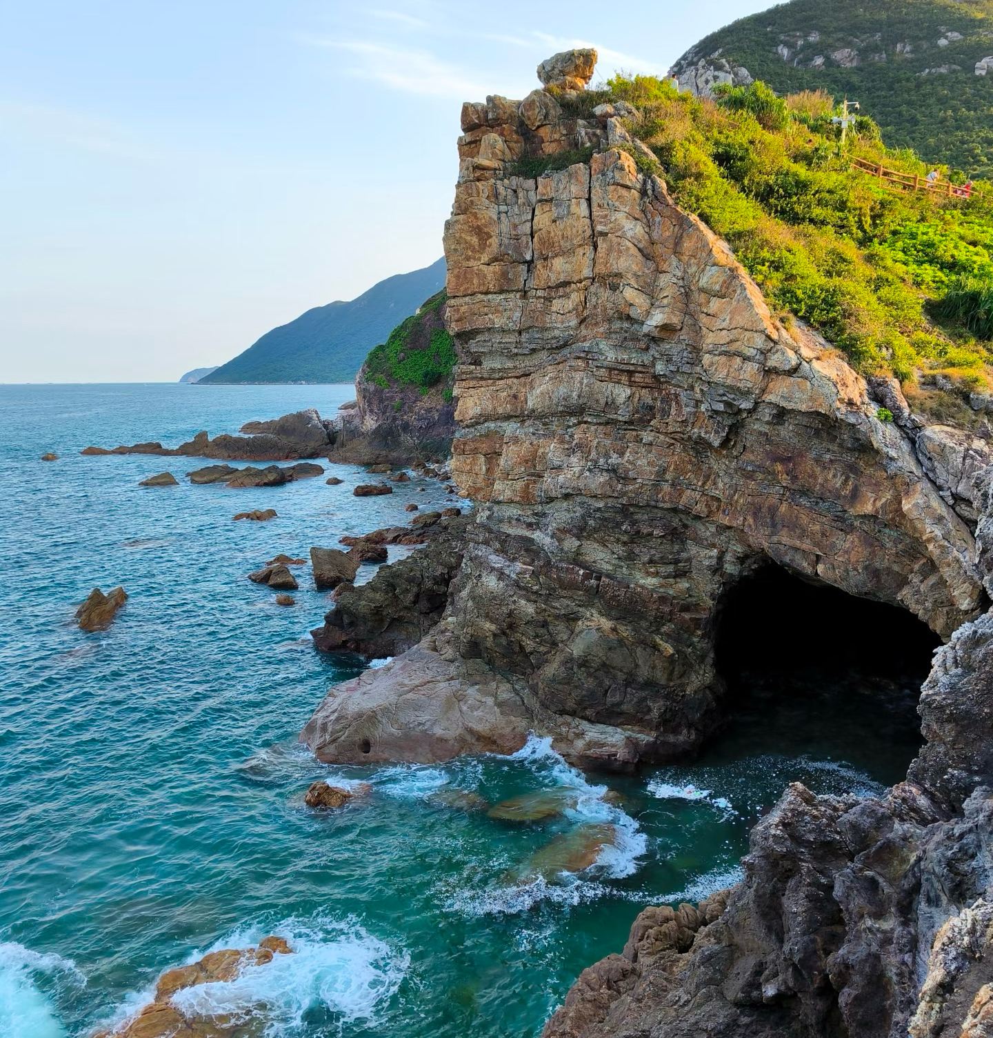 ทัวร์ส่วนตัว 1 วันเหมารถฮ่องกง-เซินเจิ้น เมืองต้าเปง+เมื่อเทียบกับส่วนท้ายของสนาม+ถ้ําต้นไทร