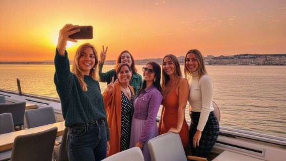 Sonnenuntergangsfahrt auf dem Tejo in Lissabon inklusive Begrüßungsgetränk