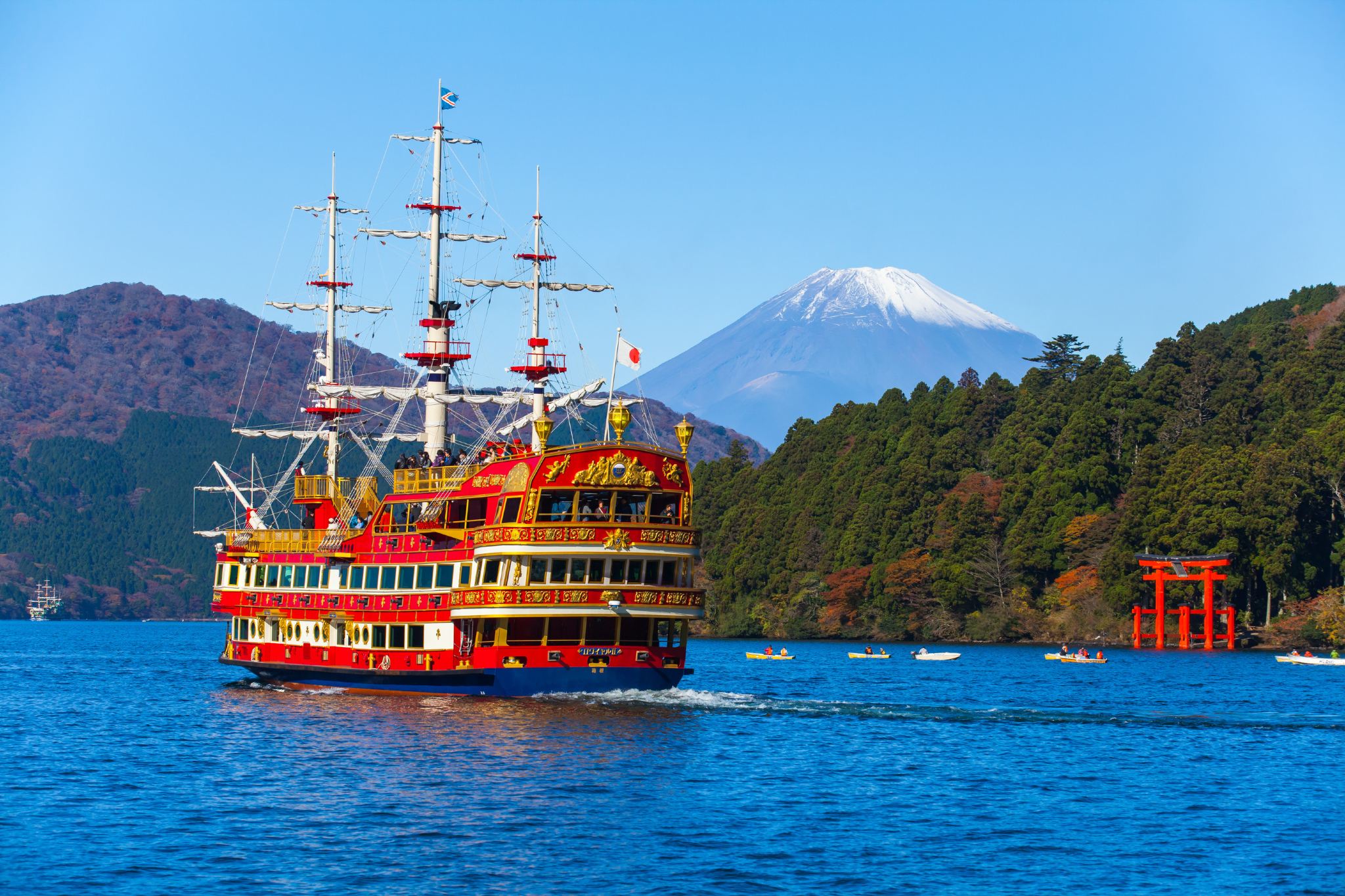 Departing from Tokyo/Shinjuku: Hakone & Enoshima & Owakudani with Free Pirate Ship & Hakone Ropeway
