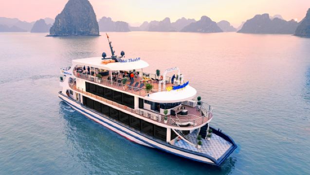 Diamond Era Luxury Day Cruise: Surprising Cave, Titop Island & Kayaking