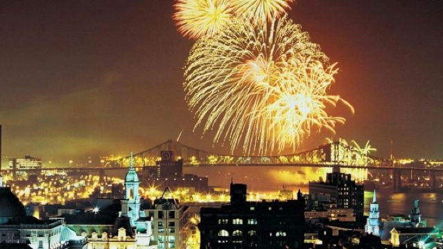 Montreal: Hop-on Hop-off Bus Night Tour