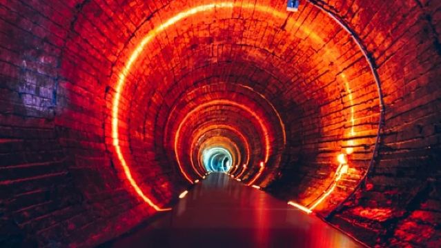 【2-8人私家團】武陵山大裂谷+816工程景區+烏江觀景台