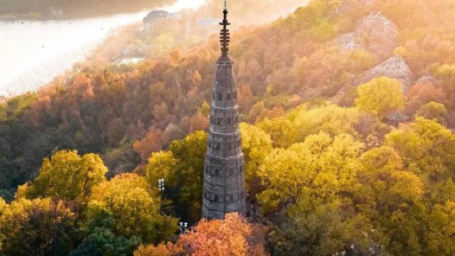 Hangzhou, China: Ten Scenes of West Lake + Leifeng Tower + Baochu Pagoda | "Peaceful Years" Wuyue Kingdom Heritage Tour