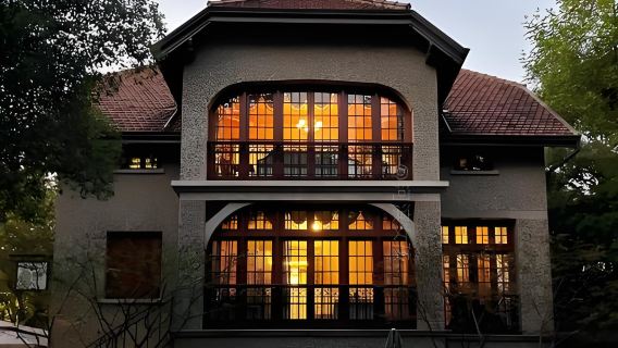 1-day tour to Tianzifang + Sinan road + 1933 old millfun - Old Shanghai style exploration