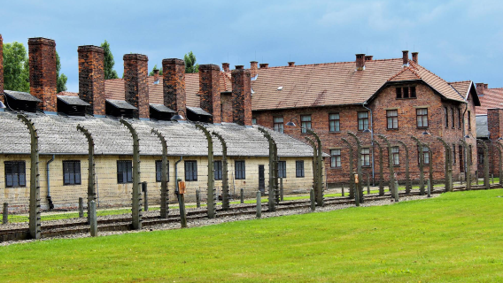 Poland Krakow Kem Auschwitz I + Kem Birkenau II lawatan sehari Terpilih