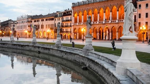 Padua: Guided Tour + Train Transfers from Venice + Botanical Garden Entry