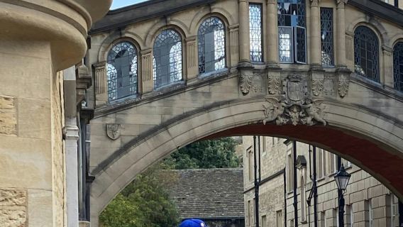 Совместная пешеходная и водная экскурсия по Оксфордскому университету.