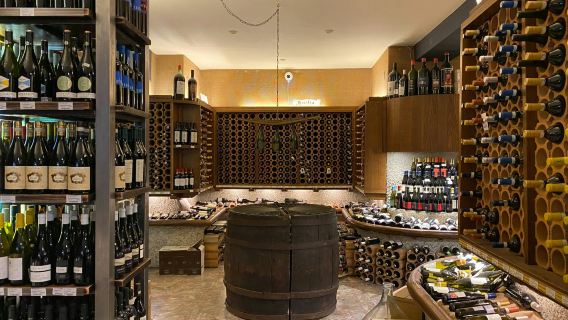 Florence: Wine Tasting + Lunch in the Historical Center