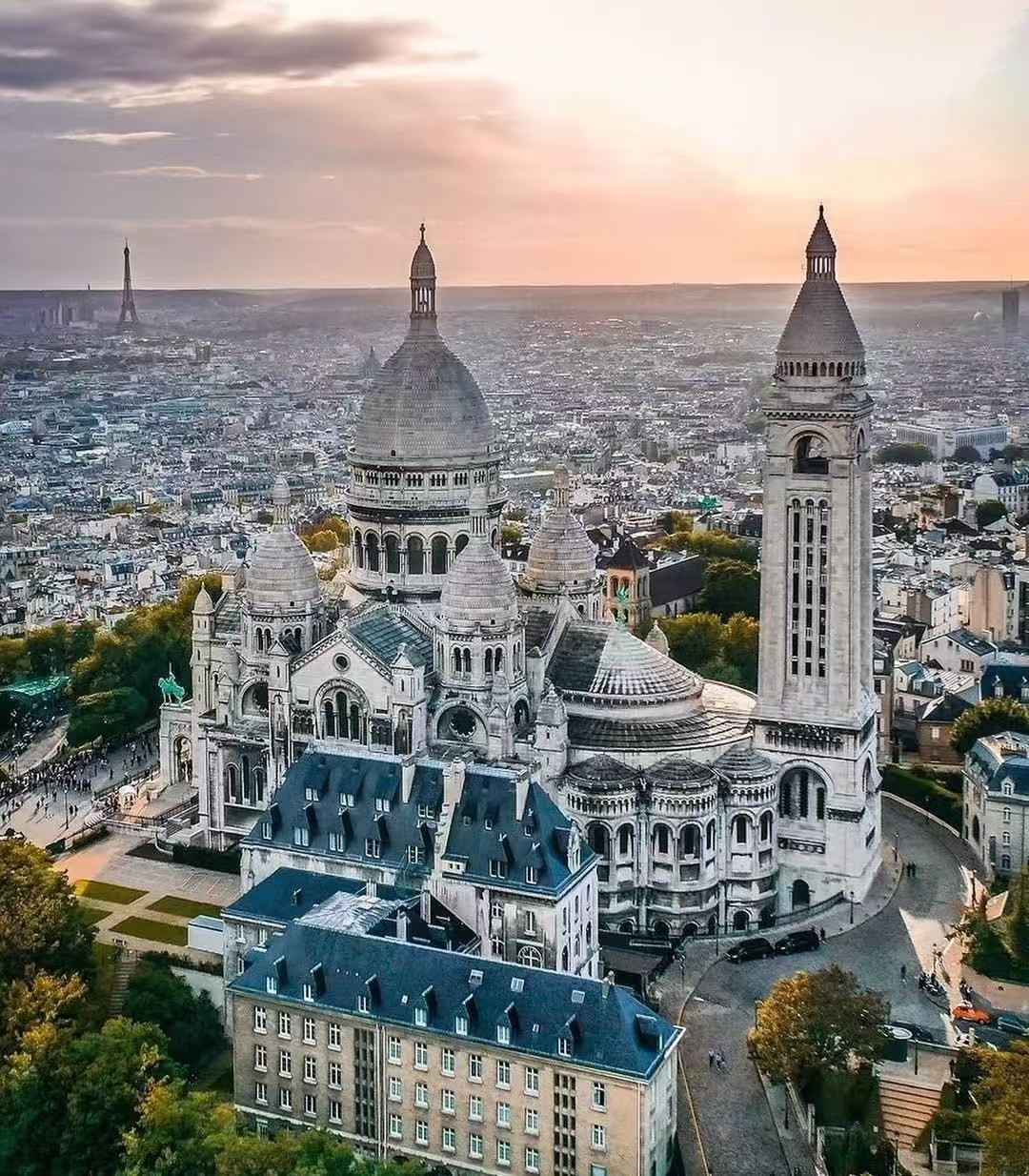 巴黎包車：聖心堂+蒙馬特高地+先賢祠+巴黎聖母院+西岱島