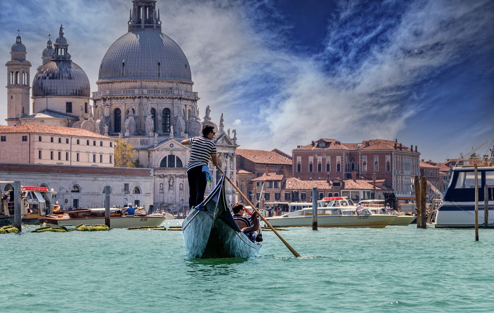 Romantische Gondel-Bootsfahrt auf dem Canal Grande in Venedig, Italien [Audioguide in mehreren Sprachen, einschließlich Englisch, Chinesisch und Japanisch]