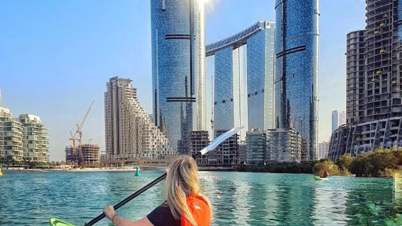 アル・カシール カヤック及びカヌー2時間【【アブダビ リーム島カヤック】2時間ガイド同行+フル装備+飲料水】