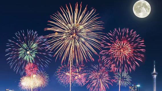 Pakej Makanan dan Pelayaran Bunga Api di The Grand Lisboa Palace Macau (Pilihan Restoran Buffet atau The Grand Lisboa Palace Gallery)