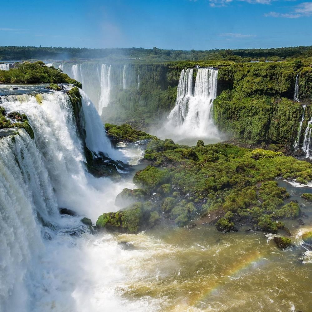Однодневный тур к водопадам Игуасу в Фос-ду-Игуасу, Бразилия (с опциональным круизом / прогулочным судном / круизным катером у водопадов + трансфером из отеля)
