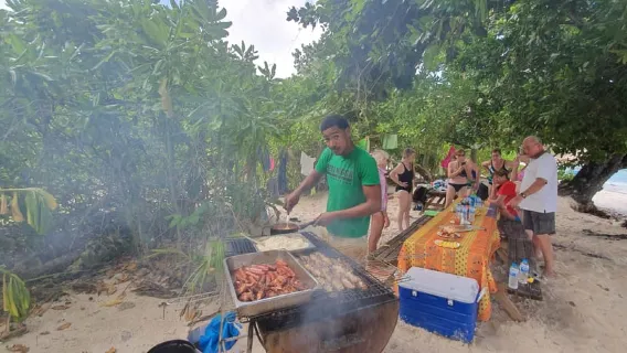 Da Praslin: Tour giornaliero delle isole Cousin, Curieuse e St Pierre