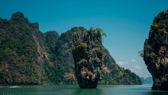 ไทย ภูเก็ต [สำรวจอ่าวพังงาอันบริสุทธิ์|007 กับโกลด์ฟิงเกอร์ เส้นทางยอดนิยม พาคุณไปเช็กอินที่ฮาลองเบย์แห่งท้องทะเล