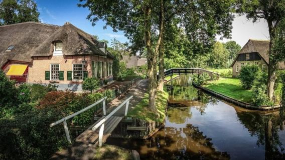 Giethoorn: Crucero por el canal del pueblo y el parque nacional con café