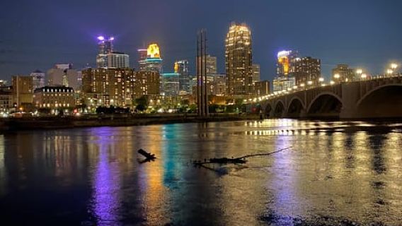 Minneapolis: Past and Present Walking Tour