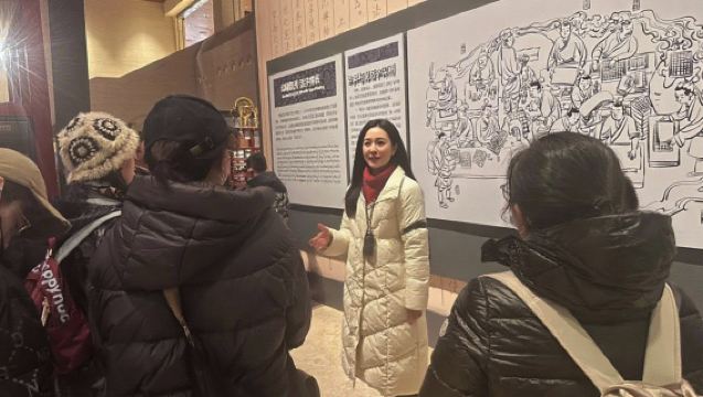 Lawatan Sehari ke Muzium Kaifeng · Phoenix Talk · Penerangan Mendalam 2 Jam · Termasuk Headset · Termasuk Tiket Masuk